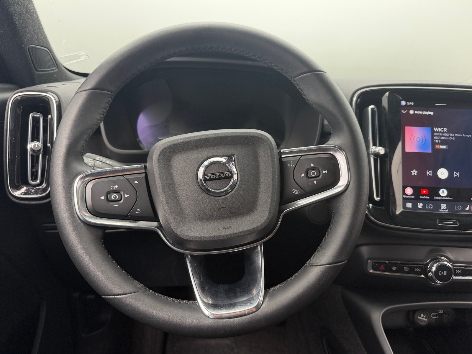 Thumbnail: 2023 Volvo C40 - 5