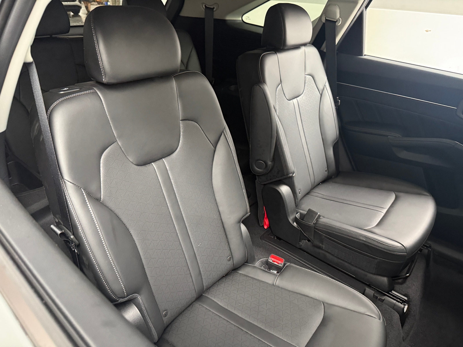 Thumbnail: 2023 Kia Sorento - 5