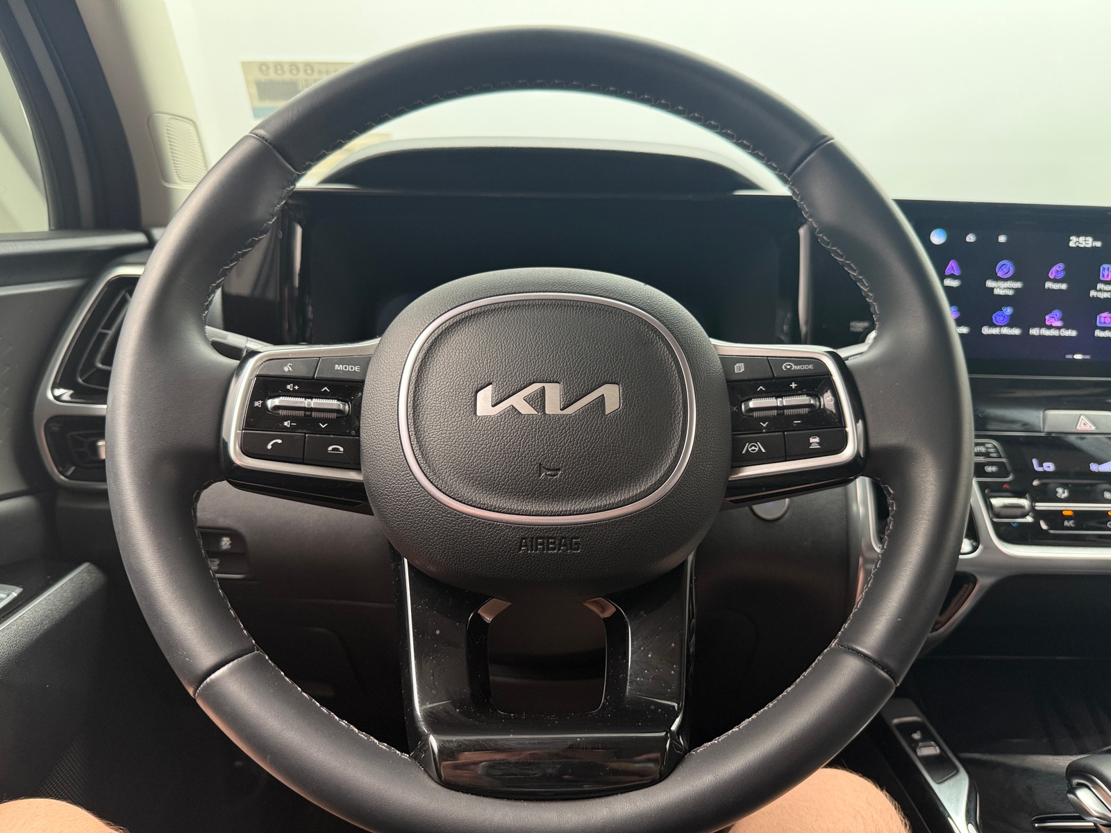 Thumbnail: 2023 Kia Sorento - 4