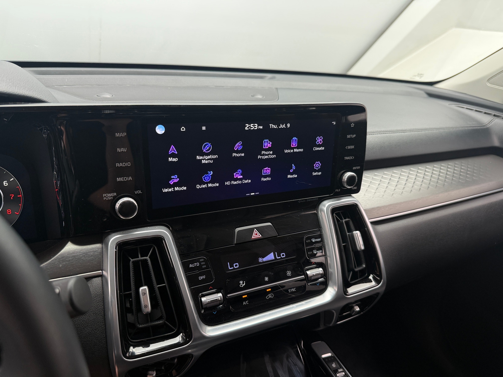 Thumbnail: 2023 Kia Sorento - 3