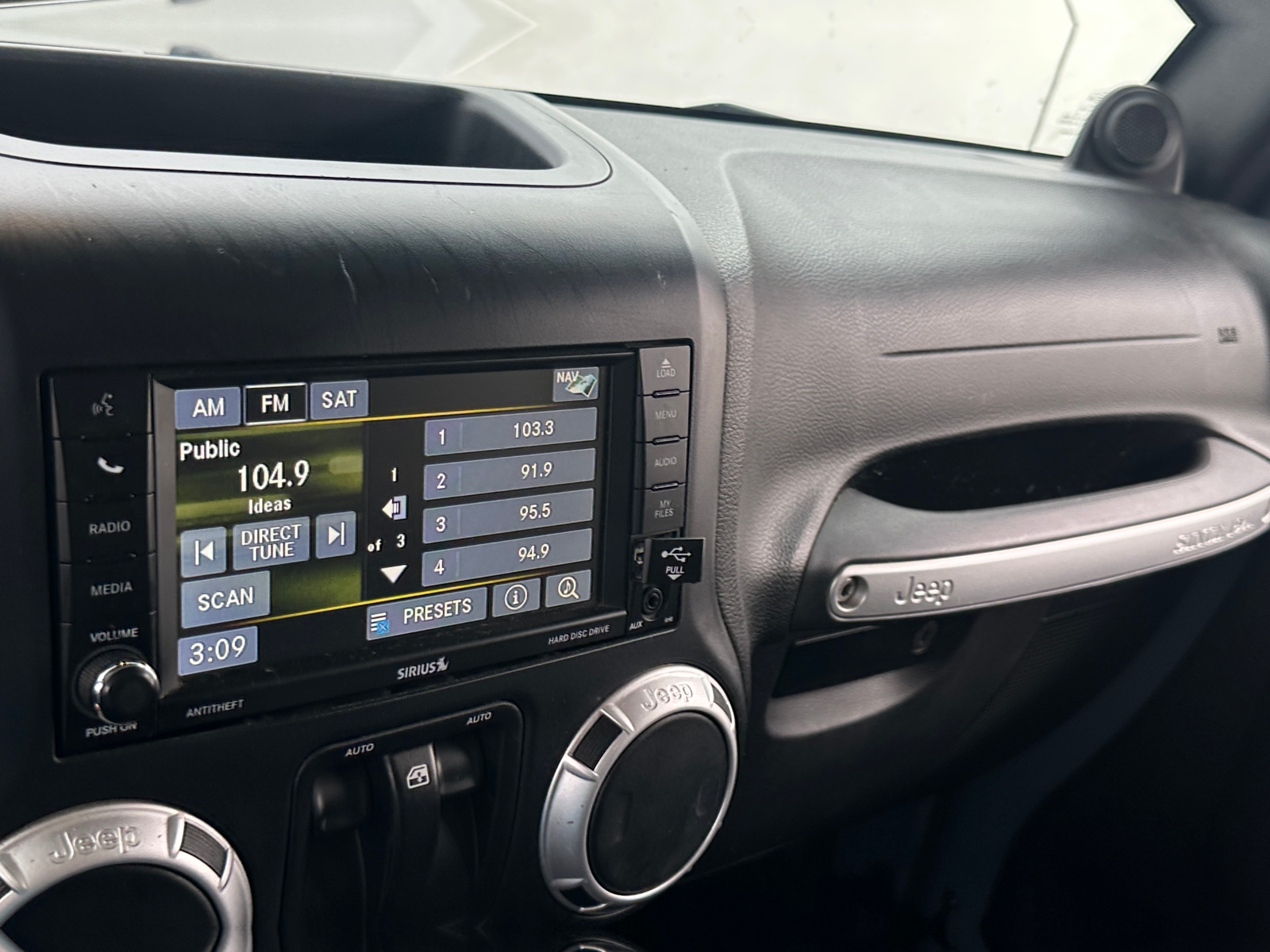 Thumbnail: 2014 Jeep Wrangler - 3