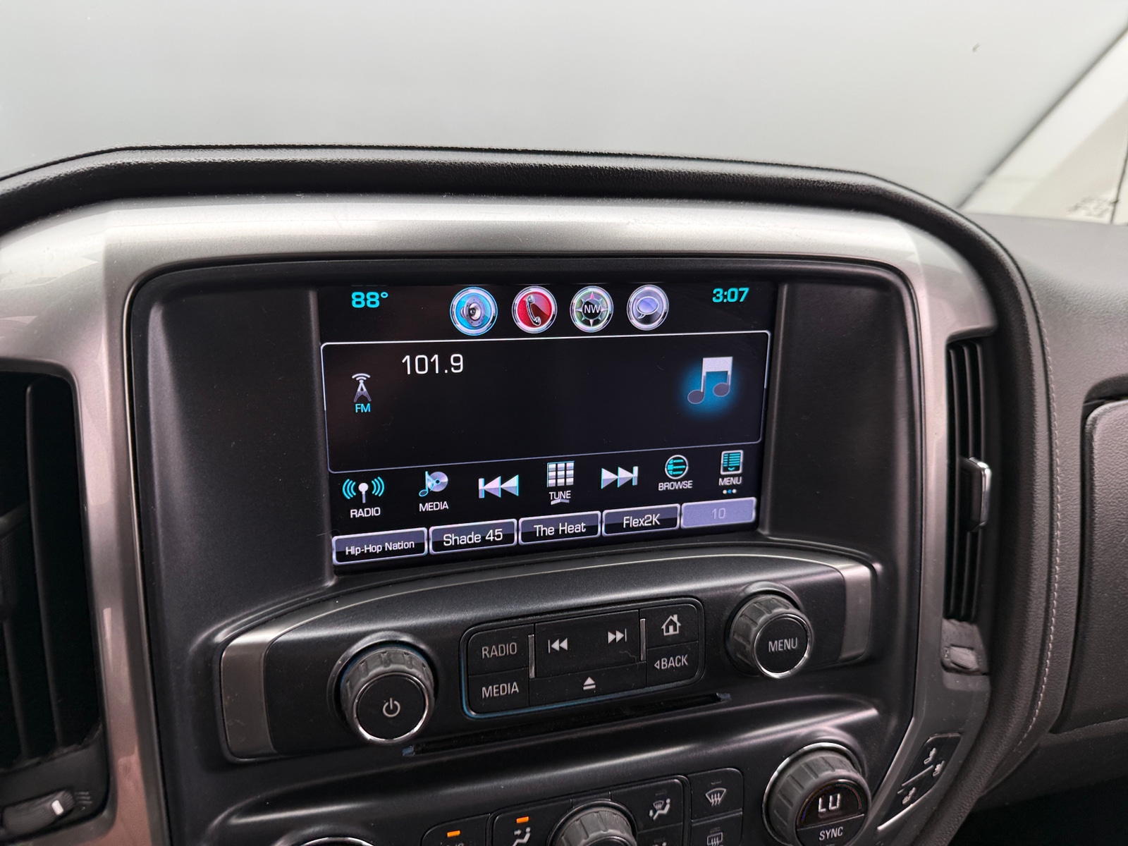 Thumbnail: 2016 Chevrolet Silverado 1500 - 3