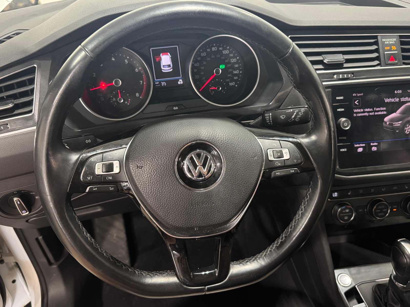 Thumbnail: 2018 Volkswagen Tiguan - 4