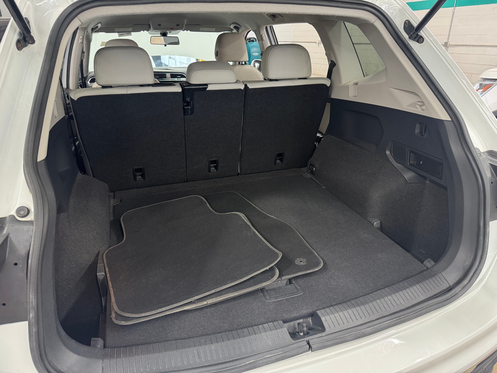 Thumbnail: 2018 Volkswagen Tiguan - 6