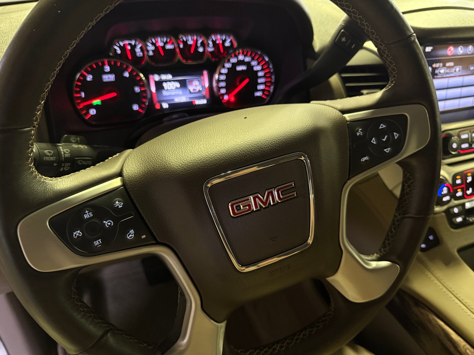 Thumbnail: 2015 GMC Yukon - 4