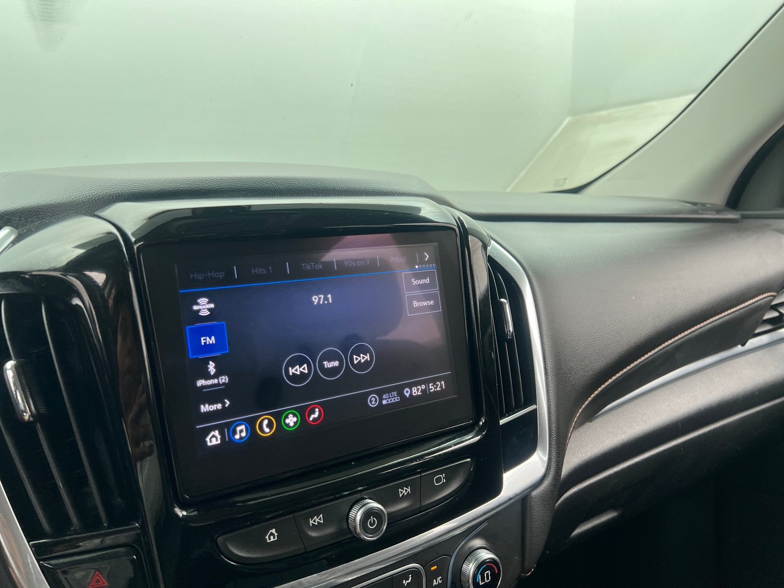 Thumbnail: 2020 Chevrolet Traverse - 3