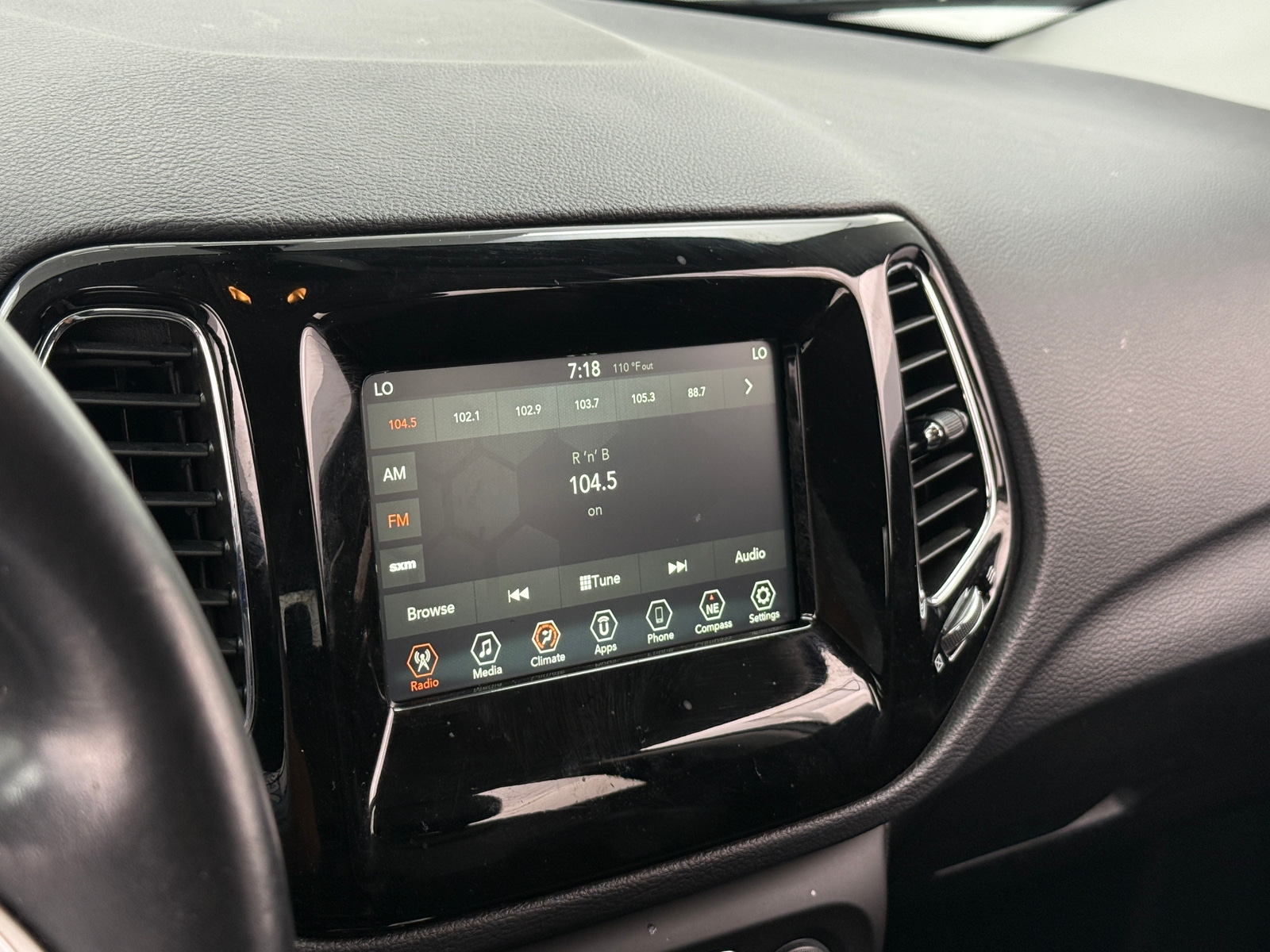 Thumbnail: 2019 Jeep Compass - 4
