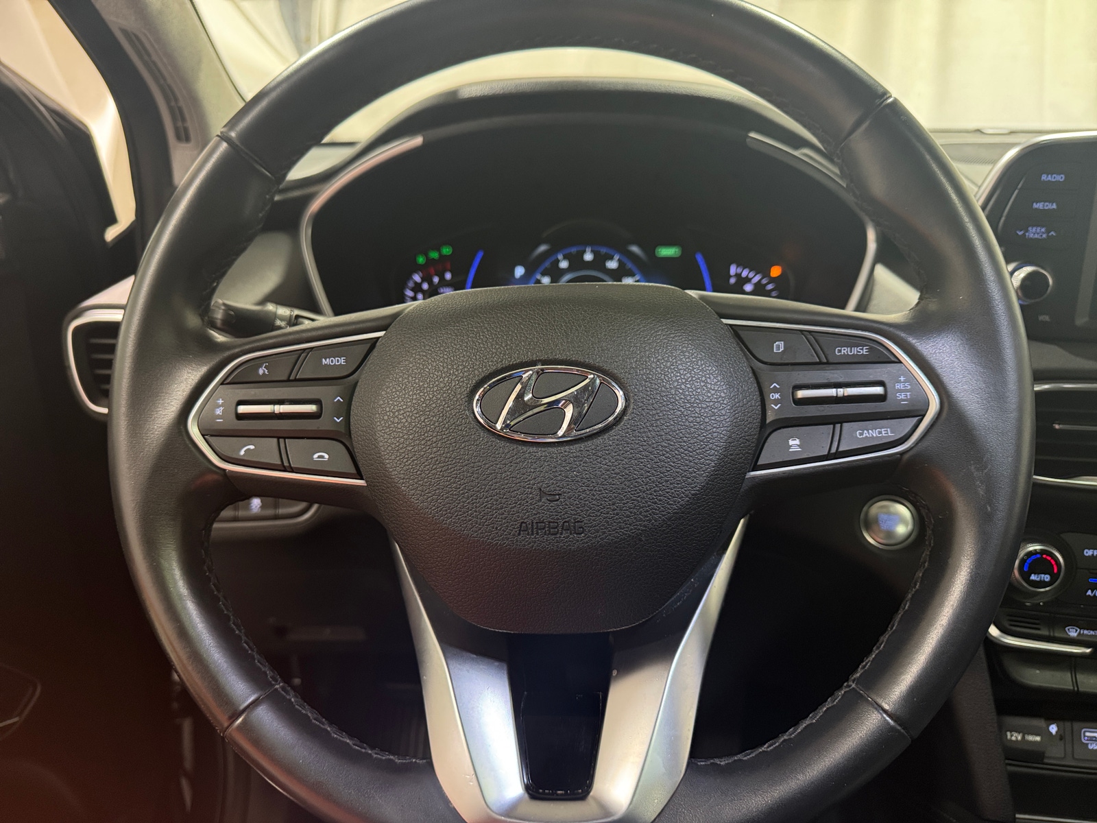 Thumbnail: 2020 Hyundai Santa Fe - 4