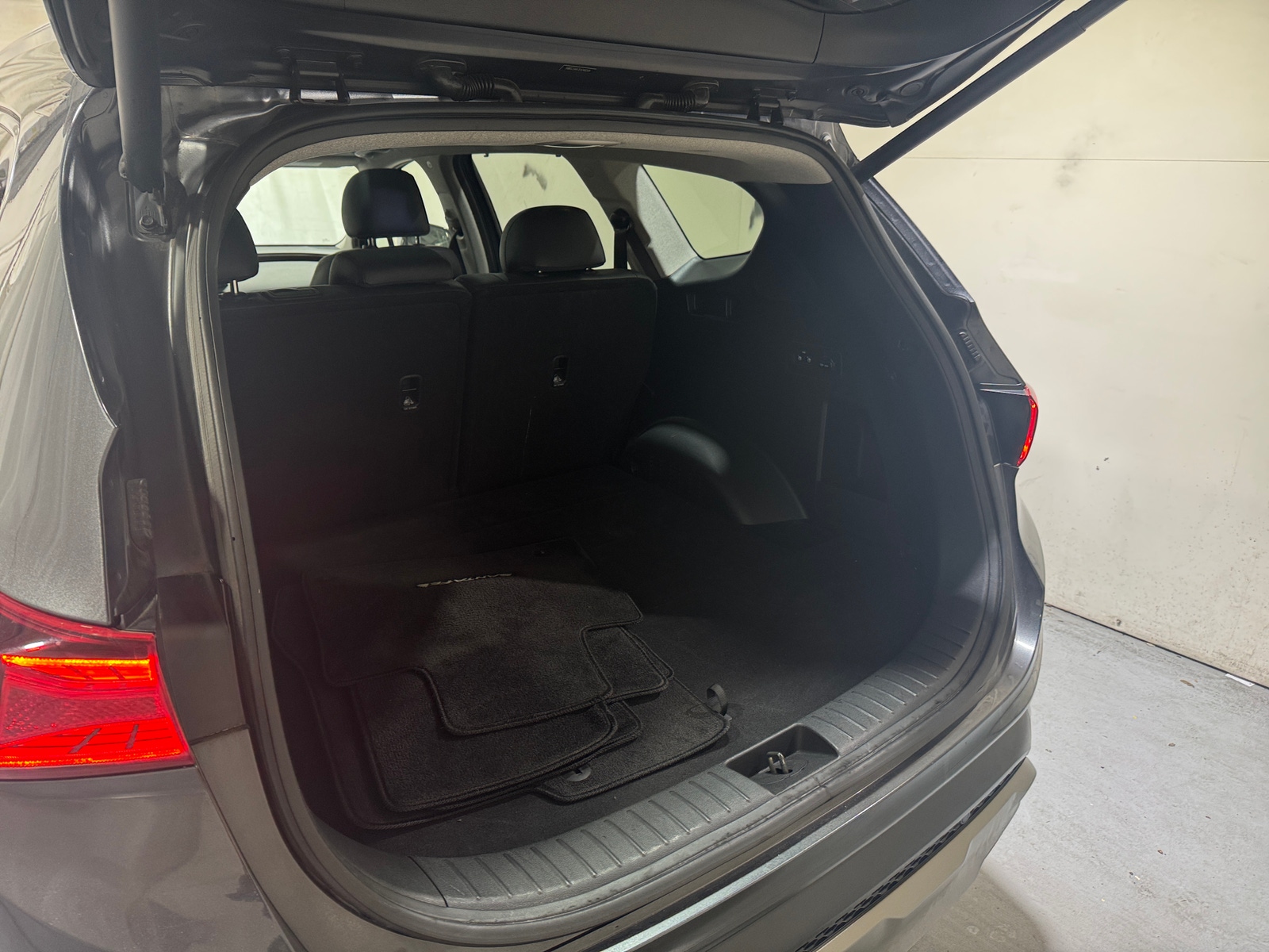 Thumbnail: 2020 Hyundai Santa Fe - 6