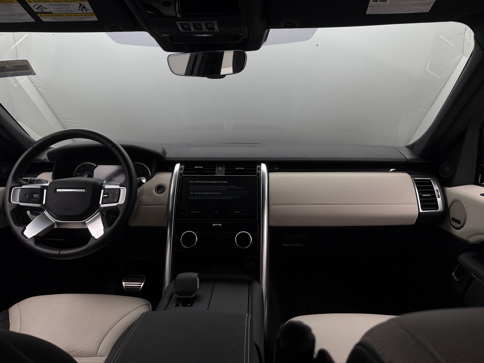 Thumbnail: 2023 Land Rover Discovery - 2