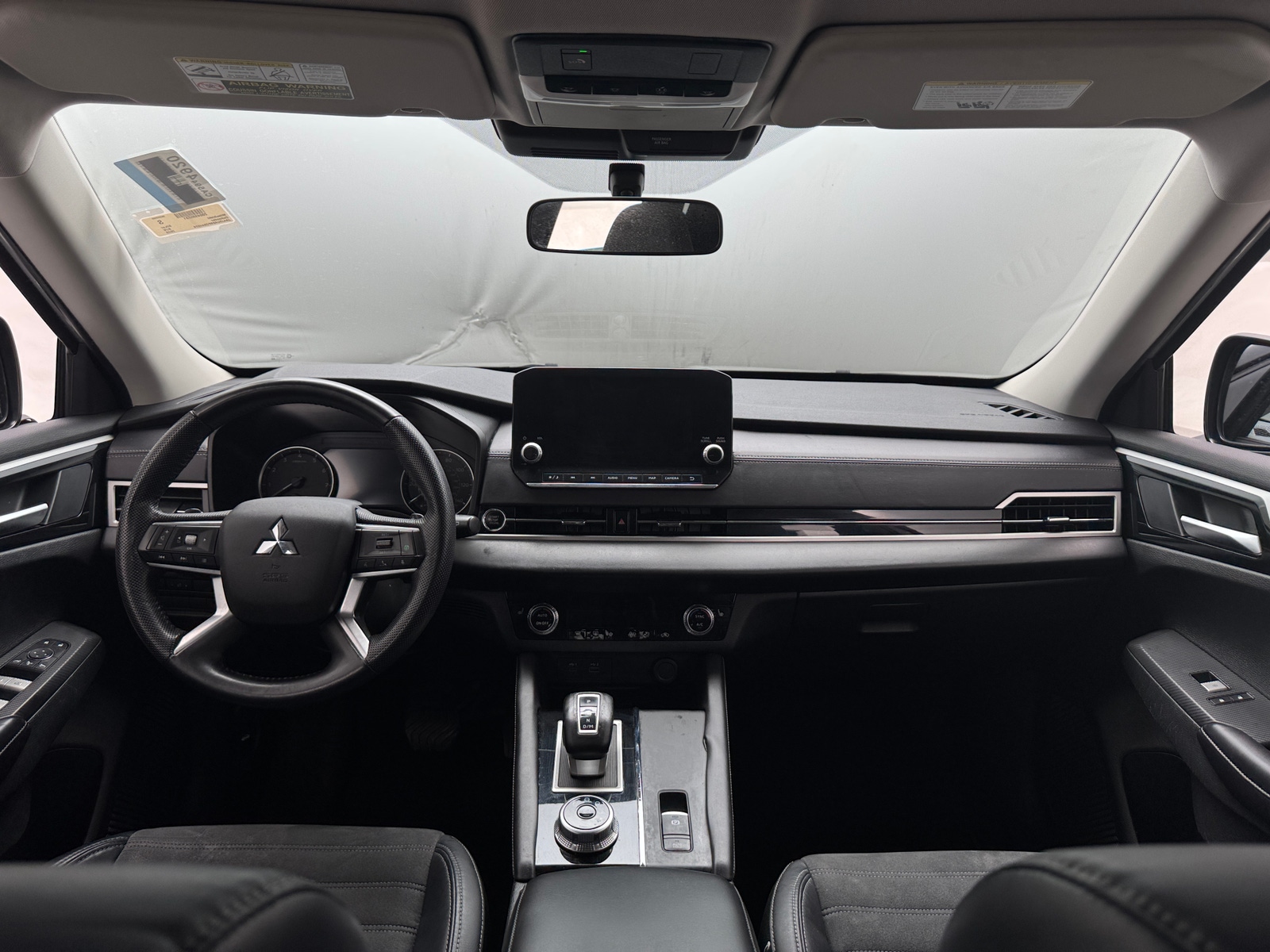 Thumbnail: 2023 Mitsubishi Outlander - 2
