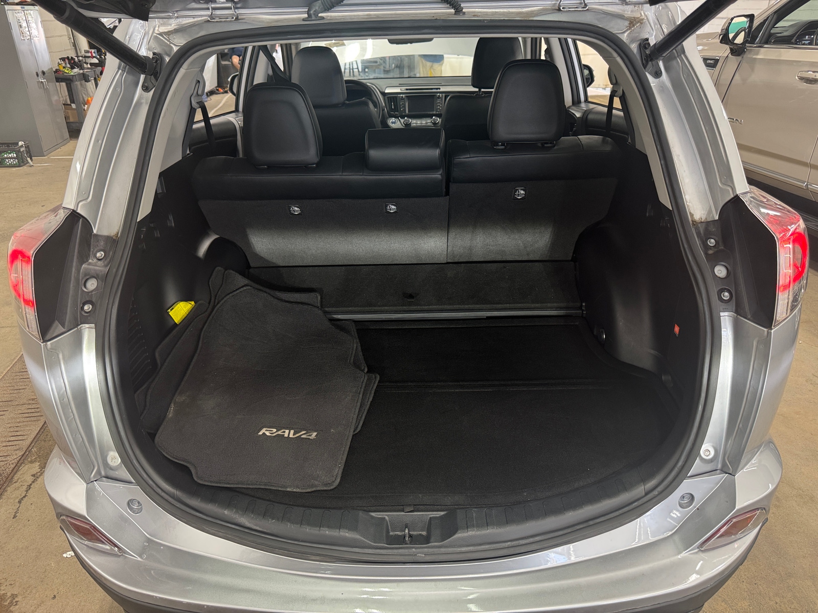 Thumbnail: 2017 Toyota RAV4 - 6
