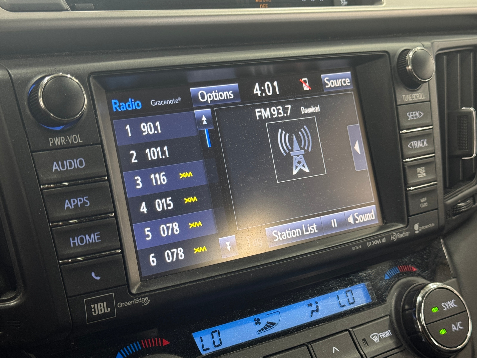 Thumbnail: 2017 Toyota RAV4 - 3