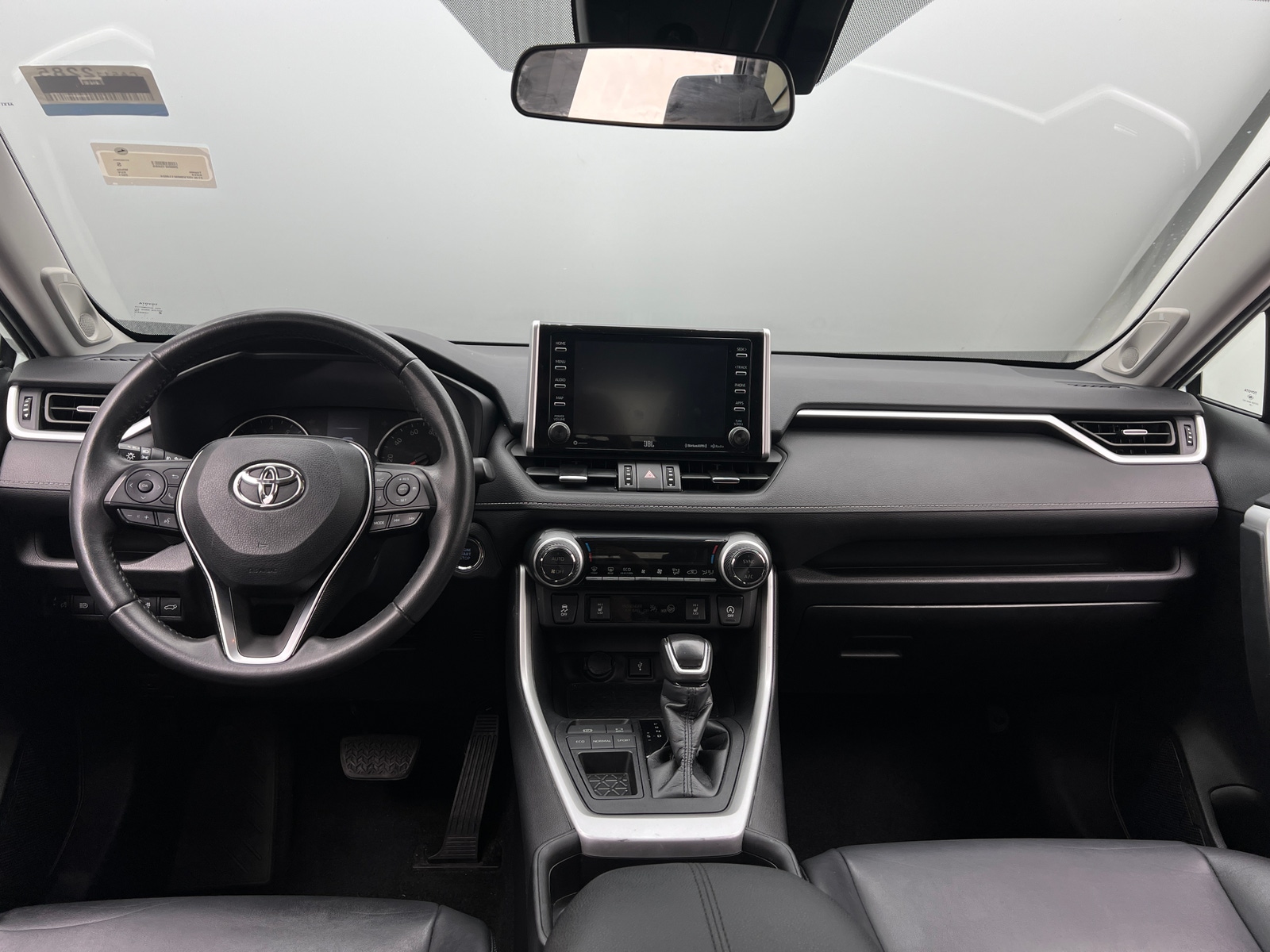 Thumbnail: 2021 Toyota RAV4 - 3