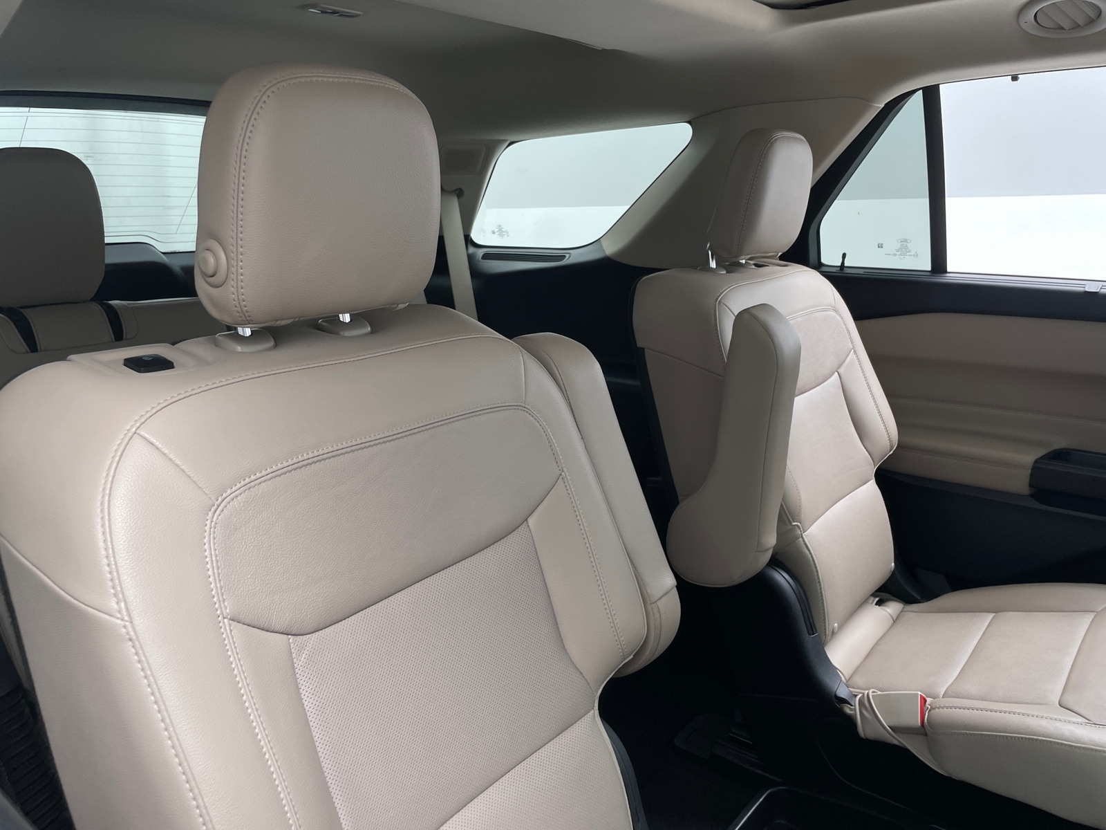 Thumbnail: 2020 Ford Explorer - 5