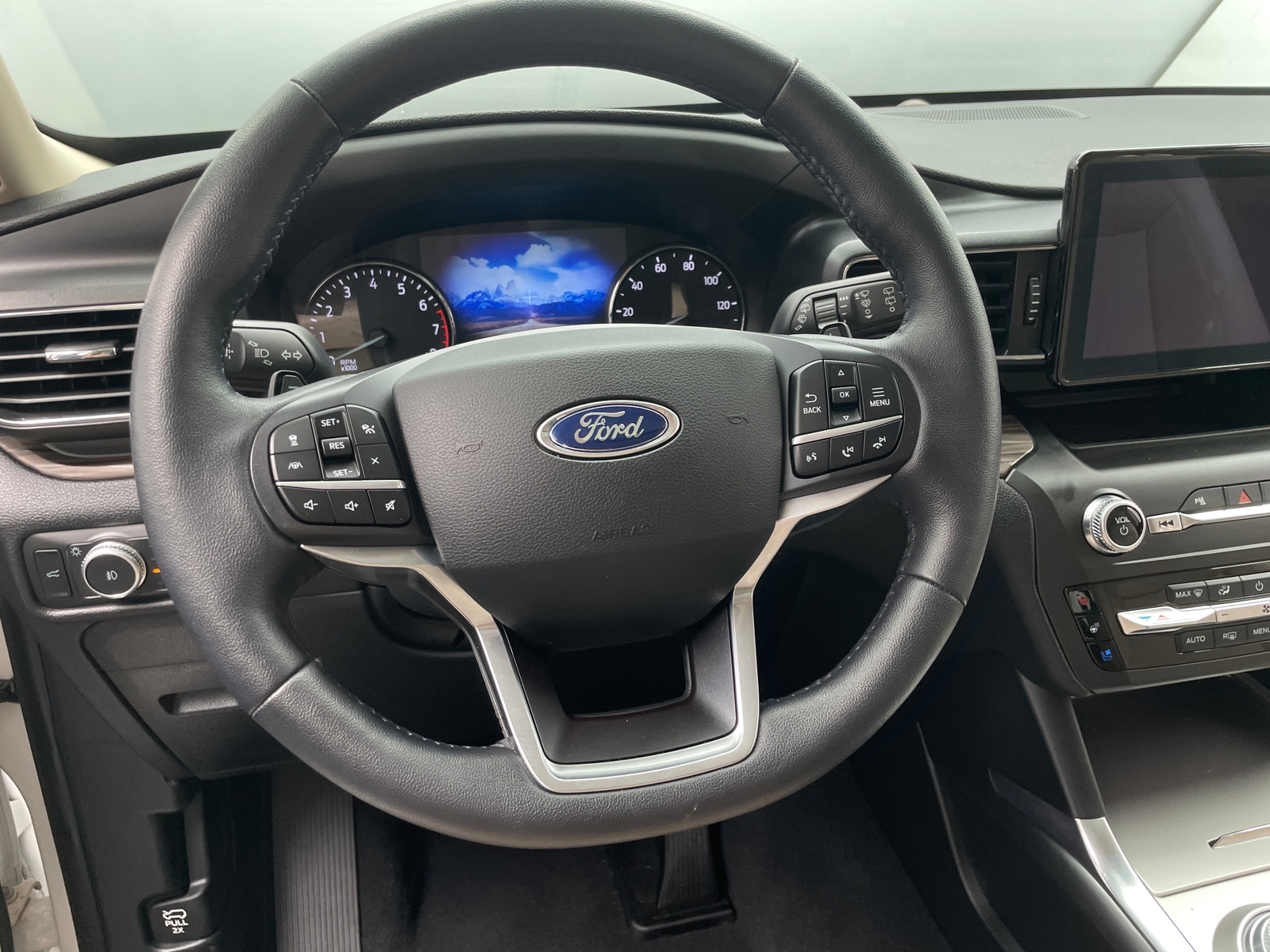 Thumbnail: 2020 Ford Explorer - 4