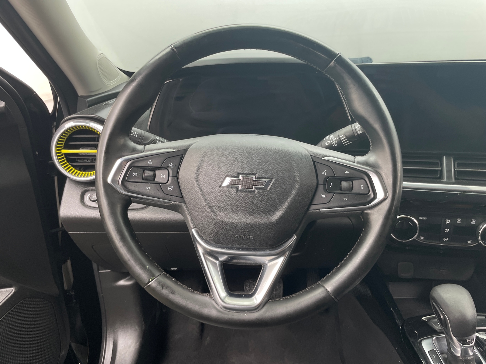 Thumbnail: 2025 Chevrolet Trax - 4