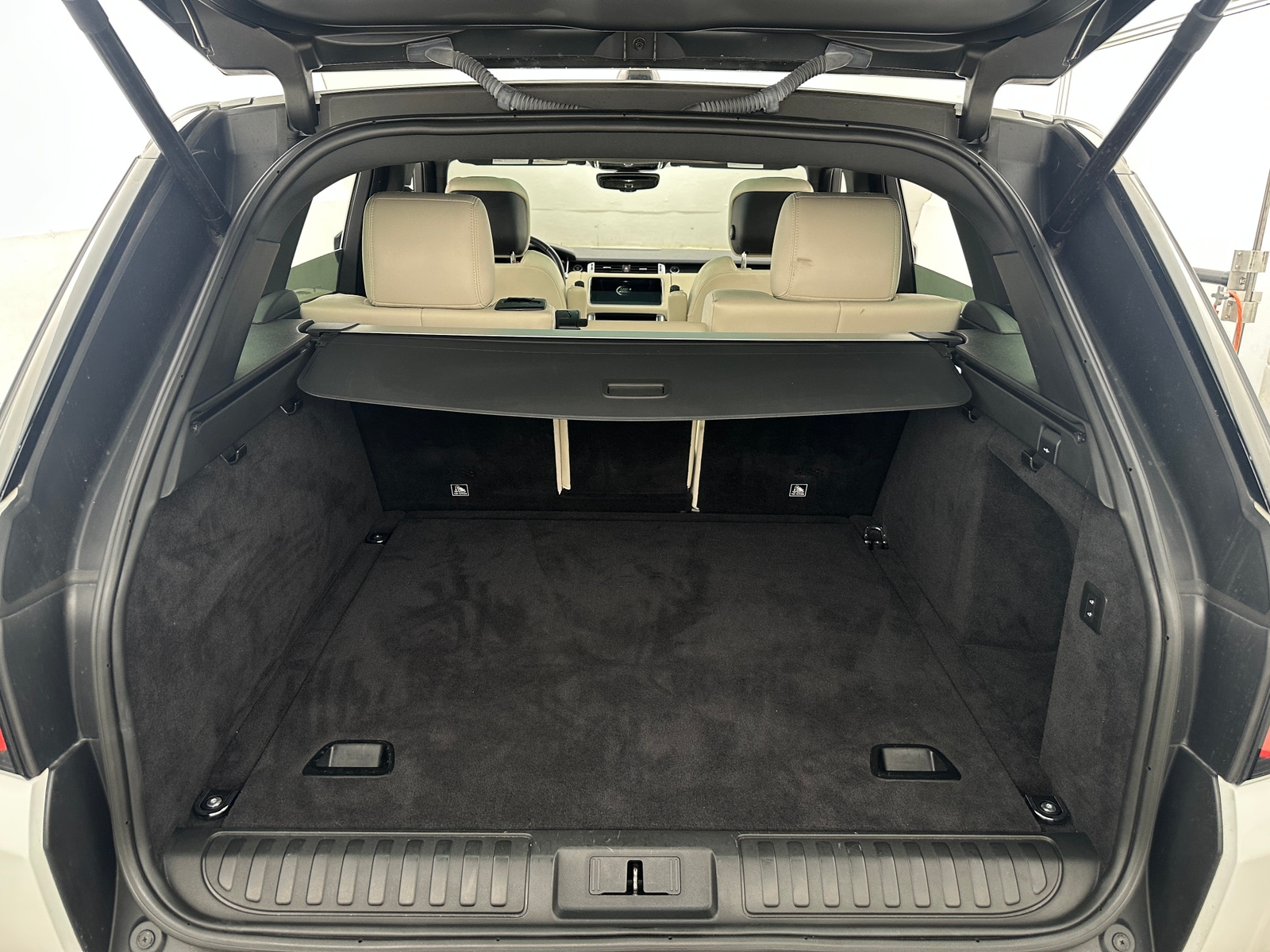 Thumbnail: 2020 Land Rover Range Rover Sport - 6