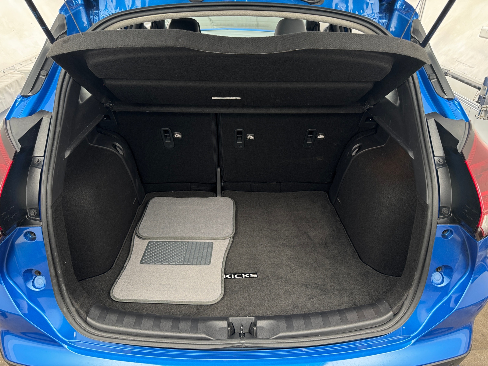 Thumbnail: 2022 Nissan Kicks - 6
