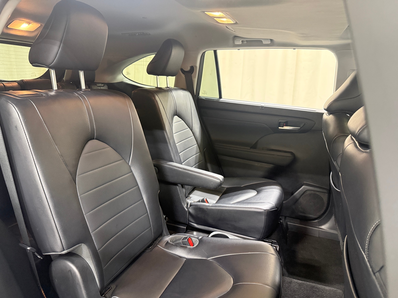 Thumbnail: 2023 Toyota Highlander - 6