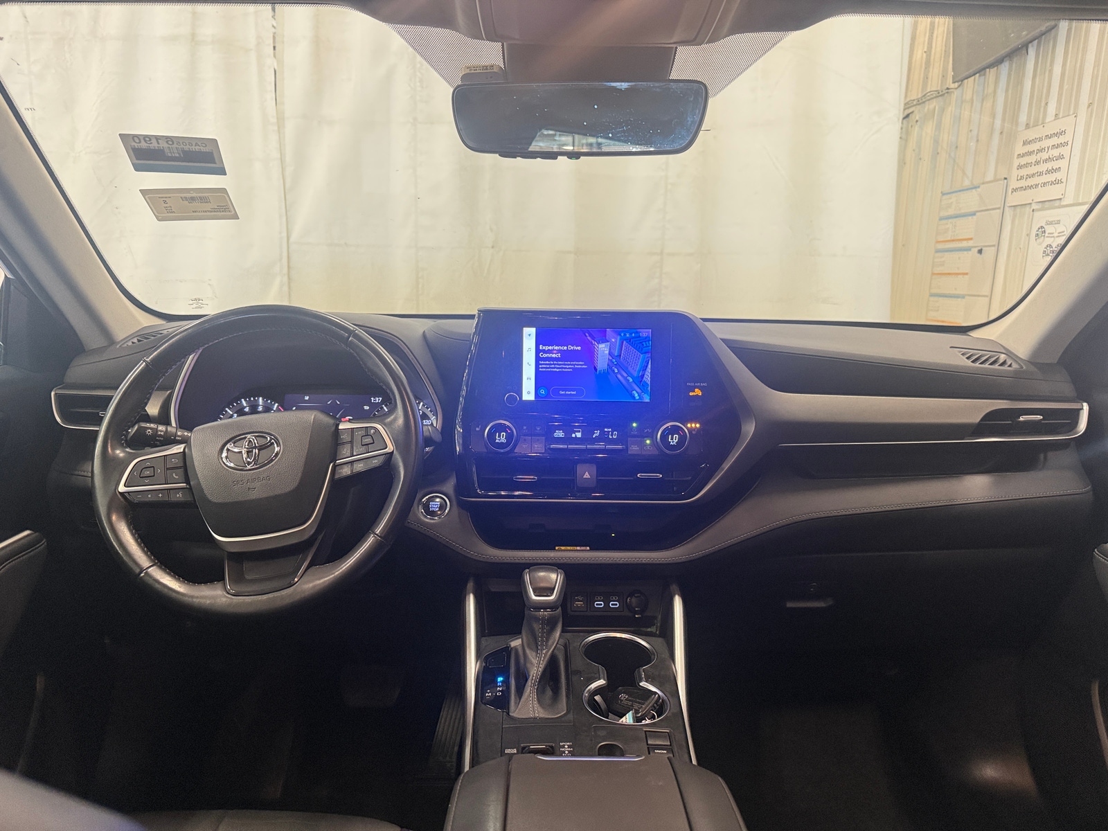 Thumbnail: 2023 Toyota Highlander - 3