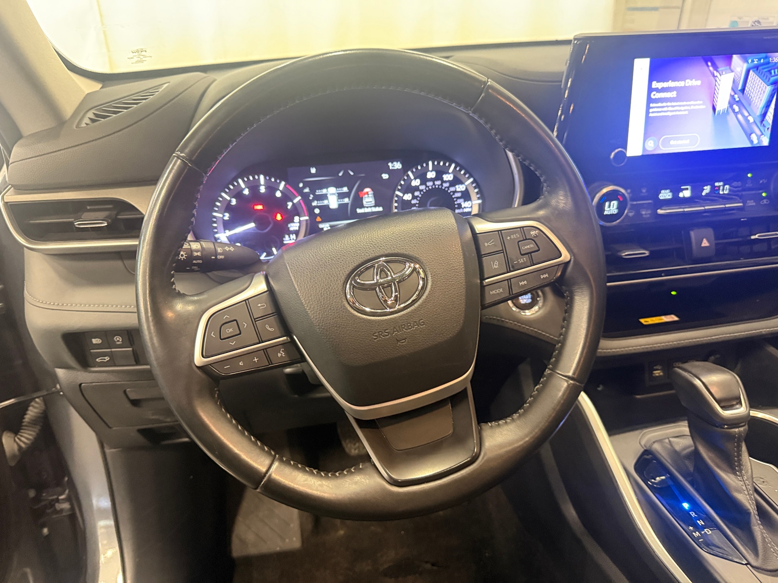 Thumbnail: 2023 Toyota Highlander - 5