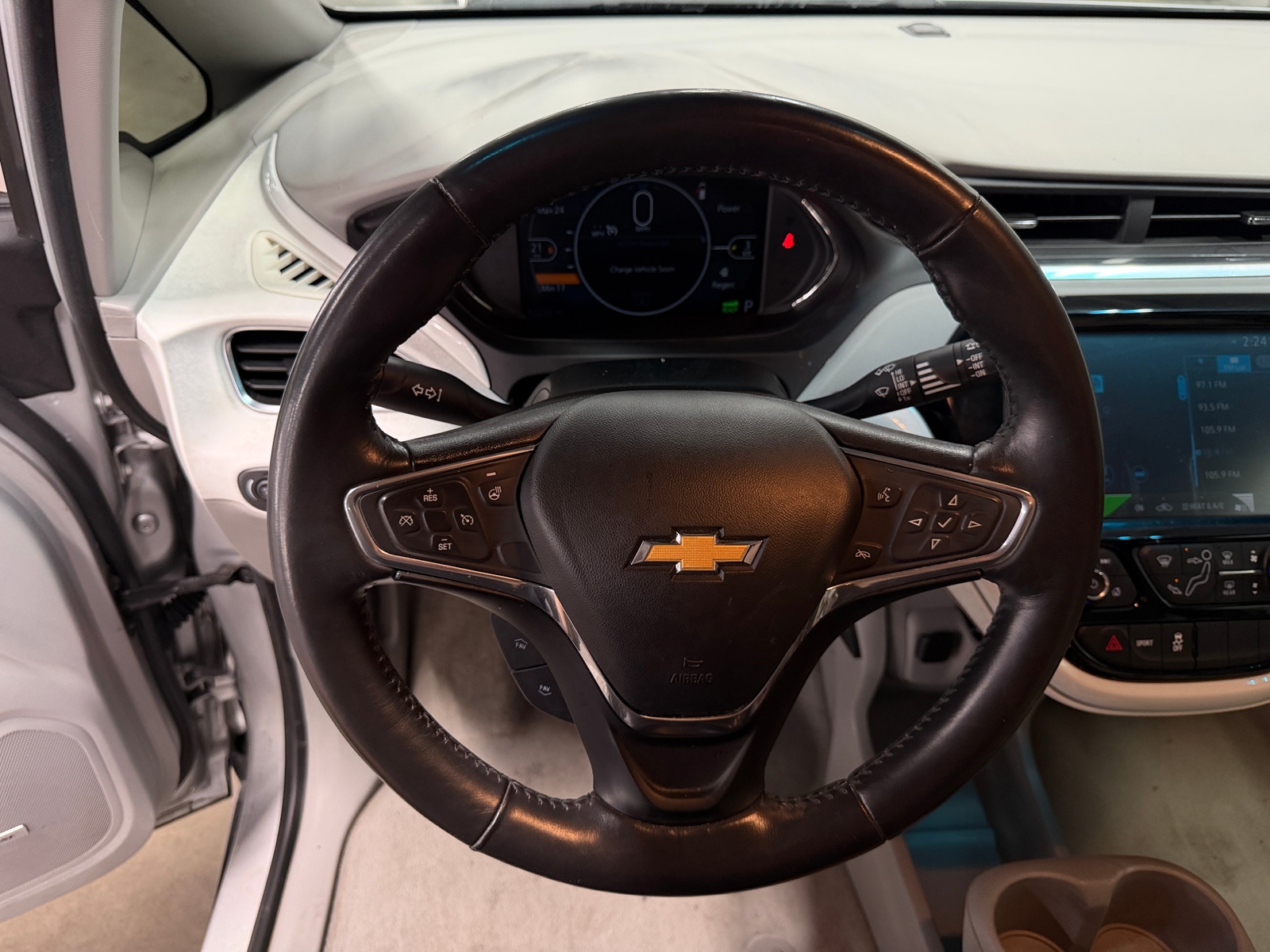 Thumbnail: 2017 Chevrolet Bolt EV - 4