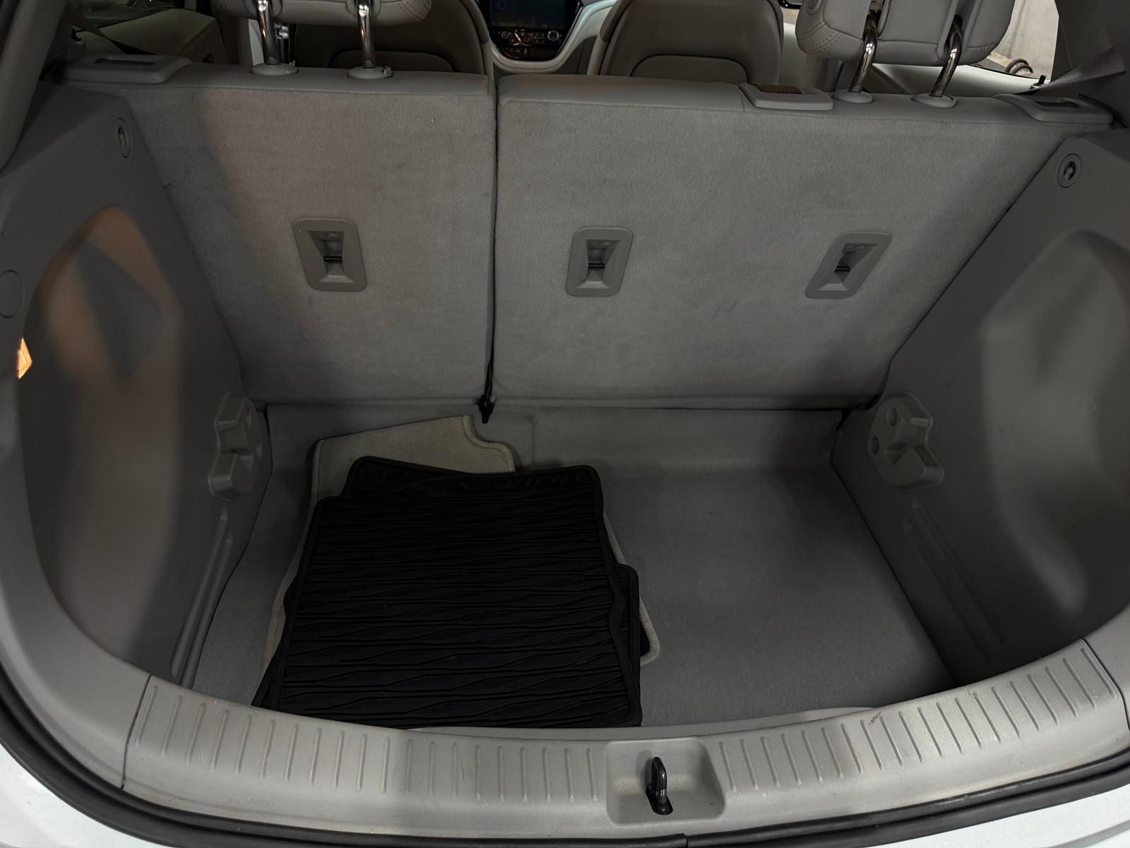 Thumbnail: 2017 Chevrolet Bolt EV - 6