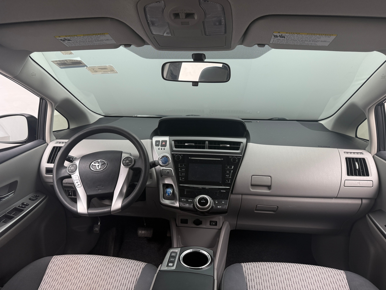 Thumbnail: 2015 Toyota Prius v - 3