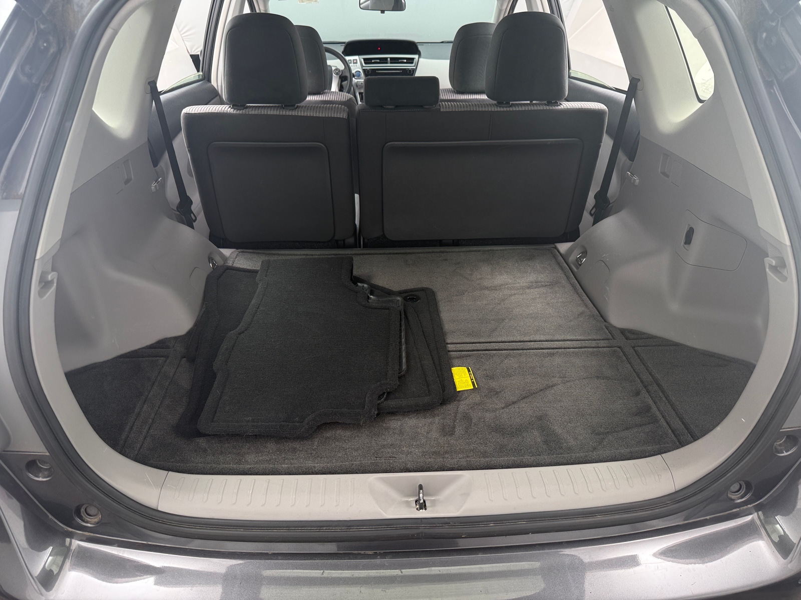 Thumbnail: 2015 Toyota Prius v - 7