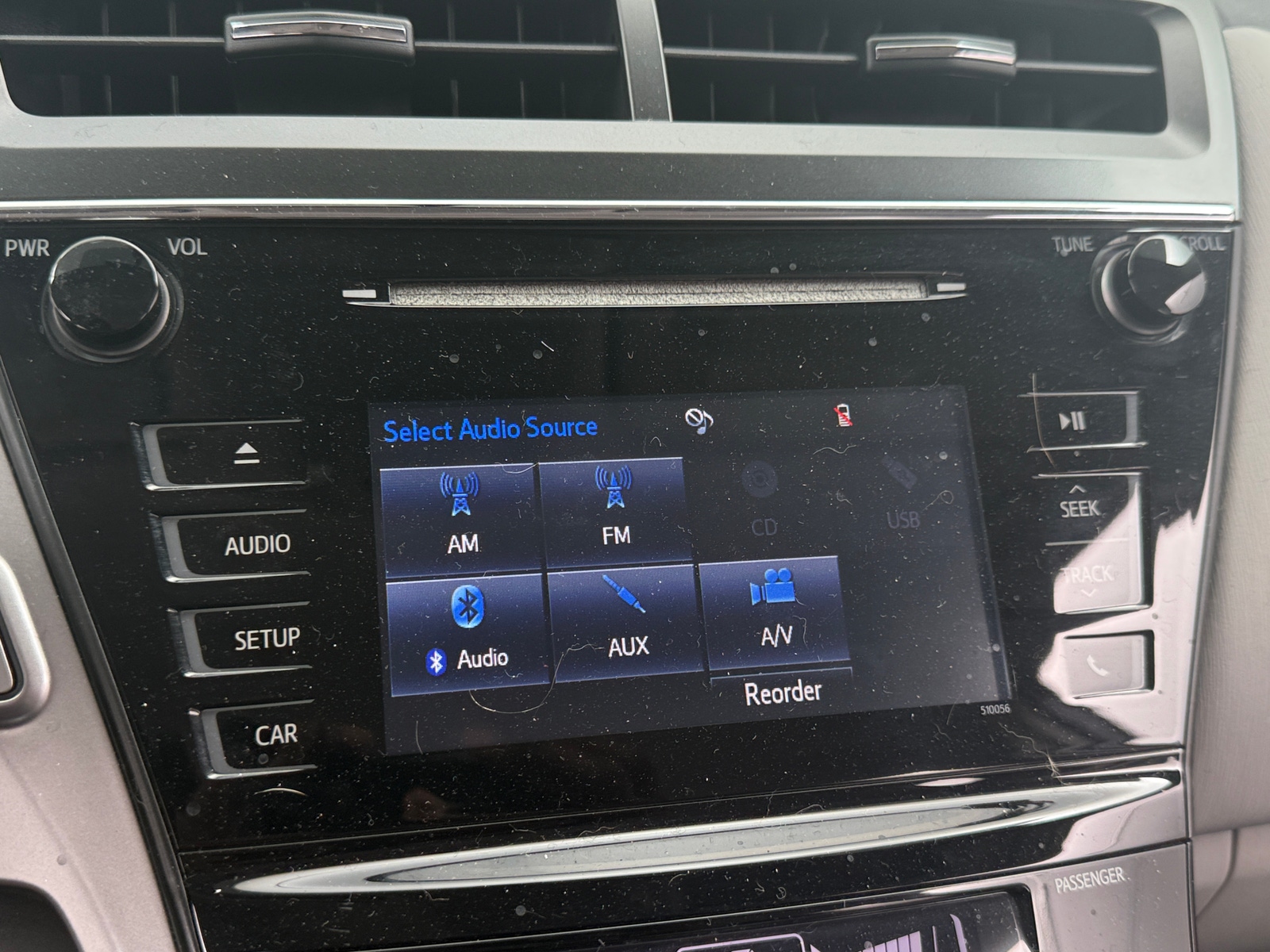 Thumbnail: 2015 Toyota Prius v - 4
