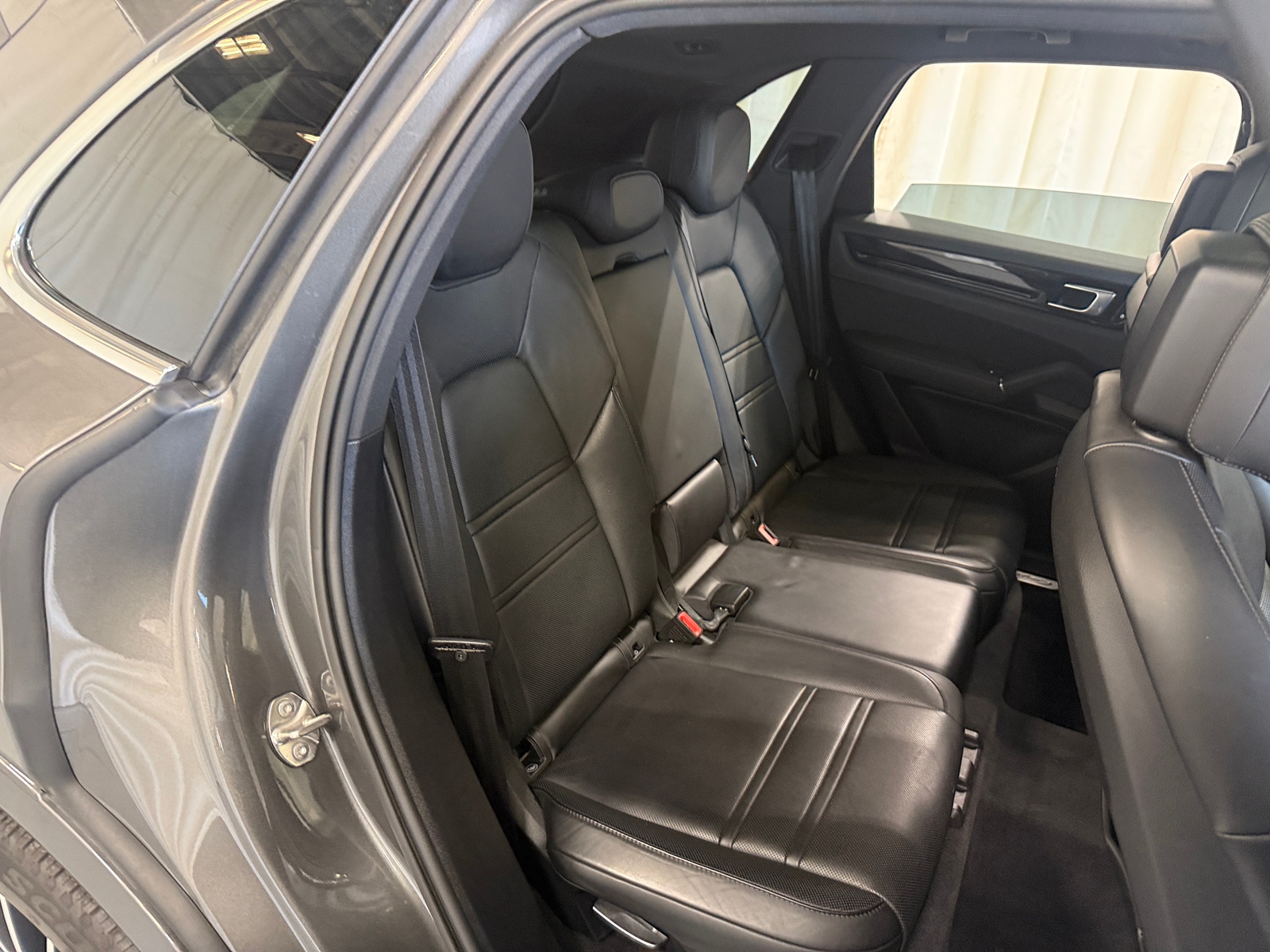 Thumbnail: 2019 Porsche Cayenne - 5