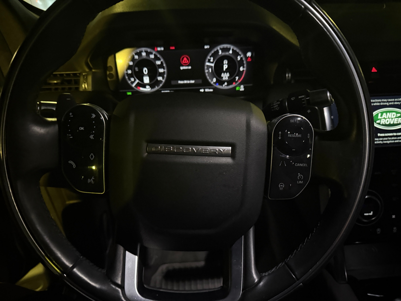 Thumbnail: 2020 Land Rover Discovery Sport - 4