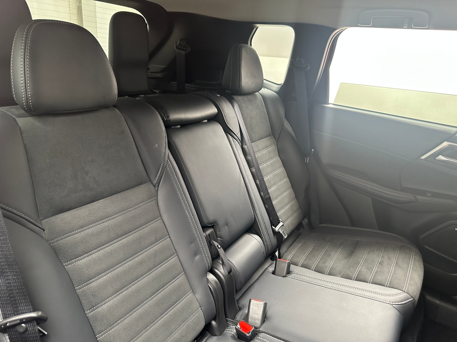 Thumbnail: 2025 Mitsubishi Outlander - 5