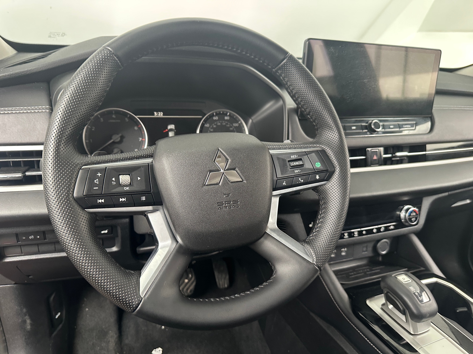 Thumbnail: 2025 Mitsubishi Outlander - 4