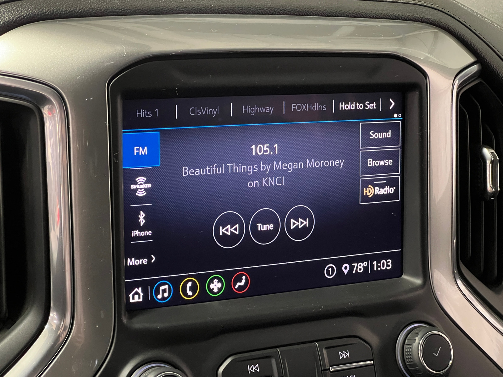 Thumbnail: 2020 Chevrolet Silverado 1500 - 3