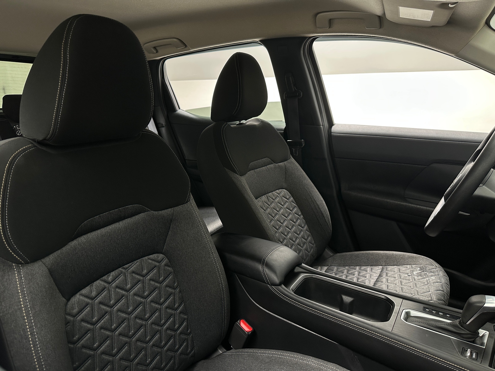 Thumbnail: 2025 Nissan Kicks - 2