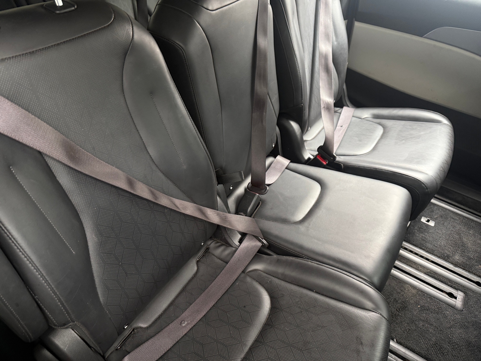 Thumbnail: 2023 Kia Carnival - 5