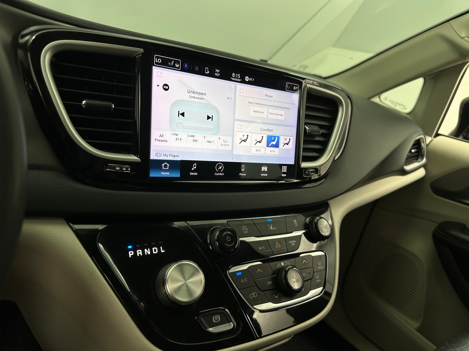 Thumbnail: 2022 Chrysler Pacifica - 3