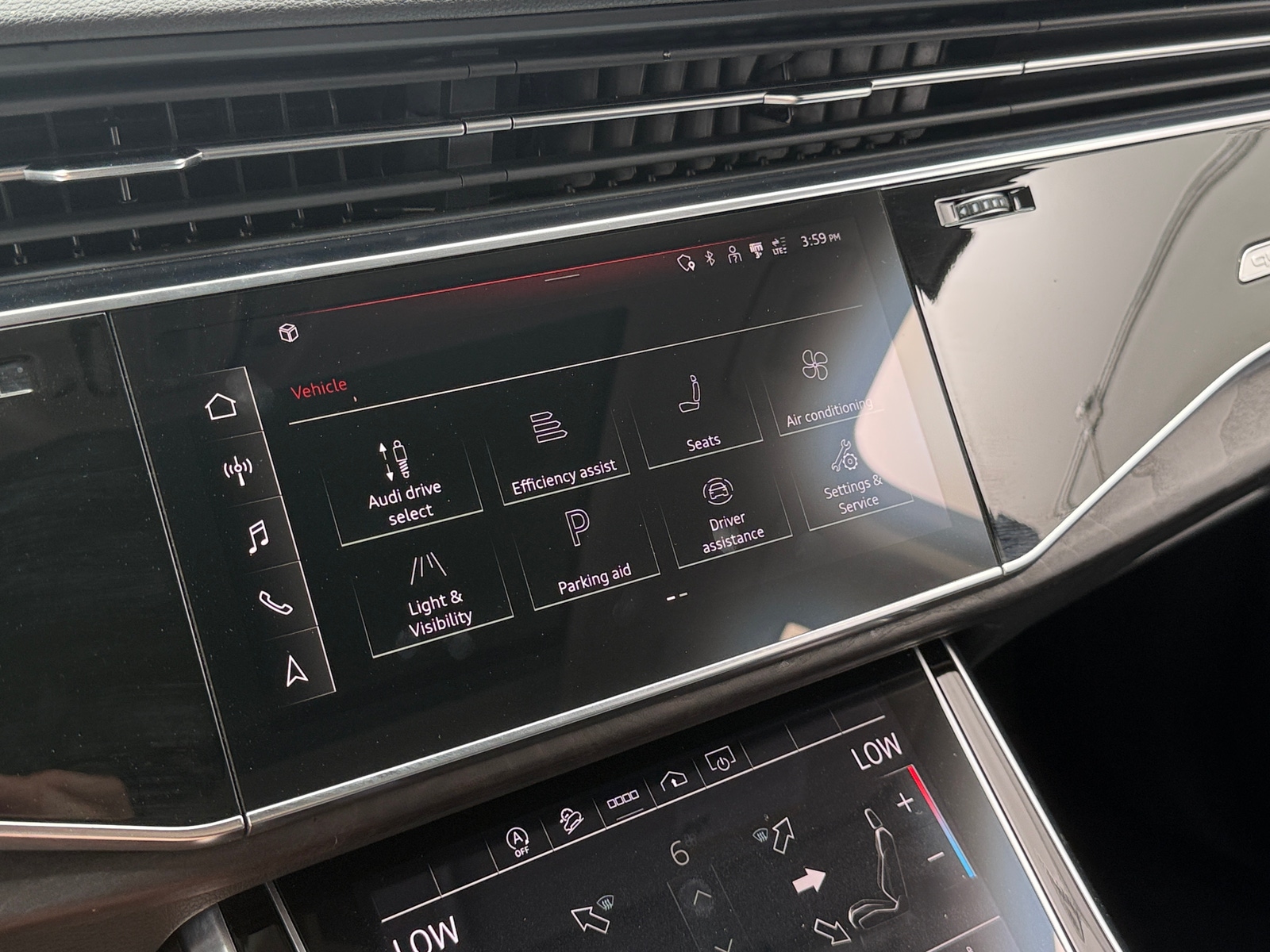 Thumbnail: 2022 Audi Q7 - 3