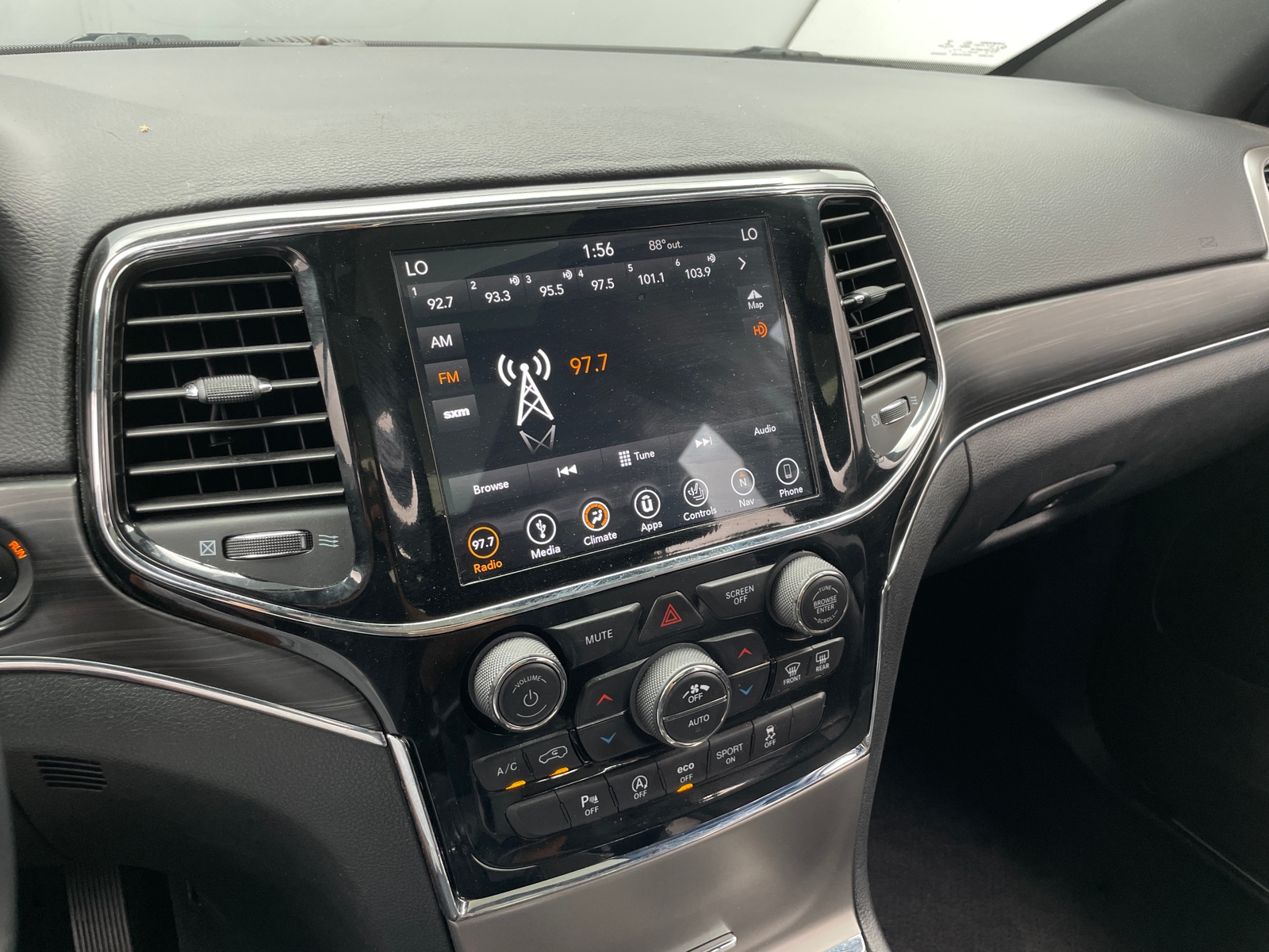 Thumbnail: 2019 Jeep Grand Cherokee - 3
