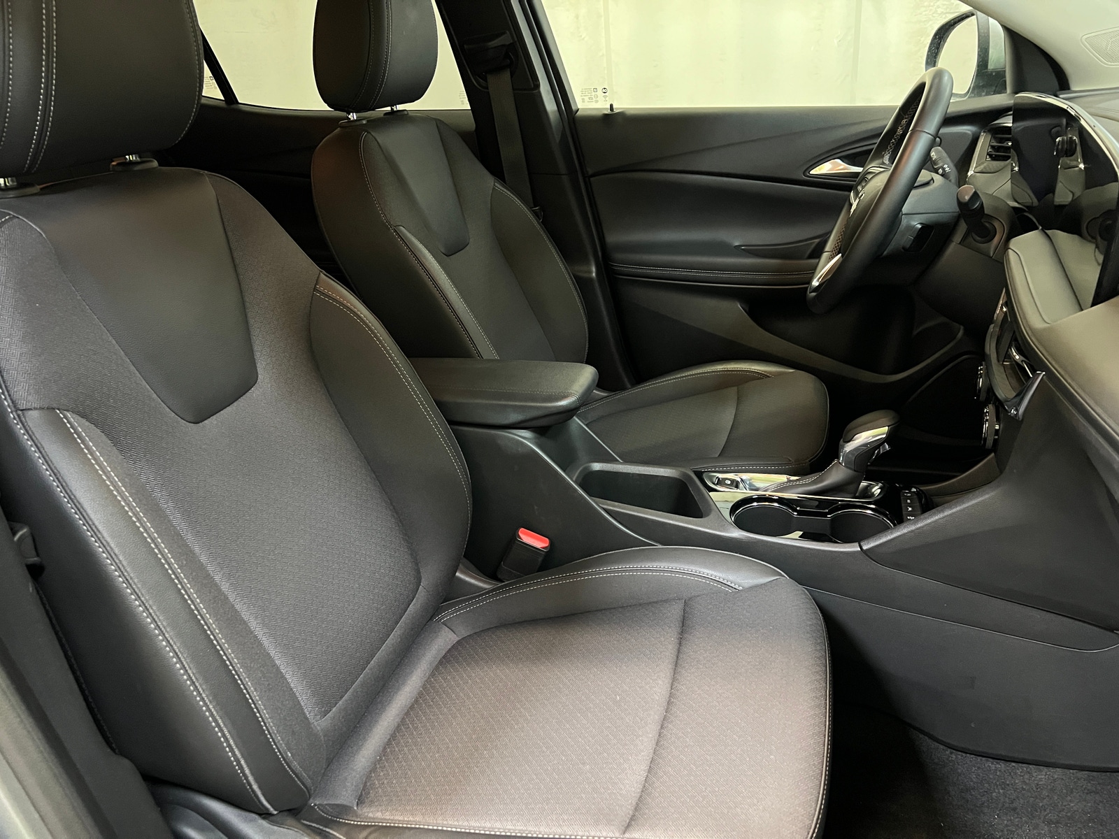 Thumbnail: 2025 Buick Encore GX - 2
