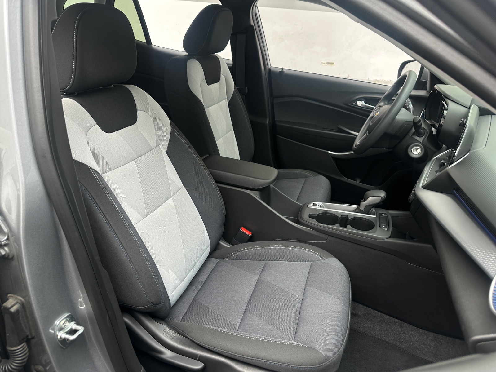 Thumbnail: 2025 Chevrolet Trax - 2