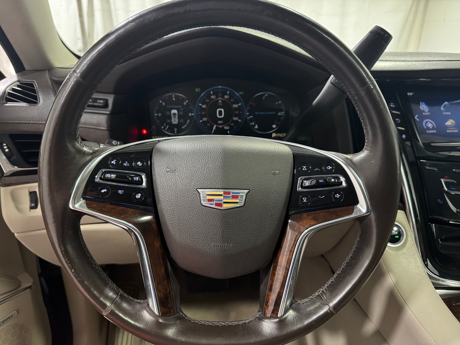 Thumbnail: 2015 Cadillac Escalade - 4