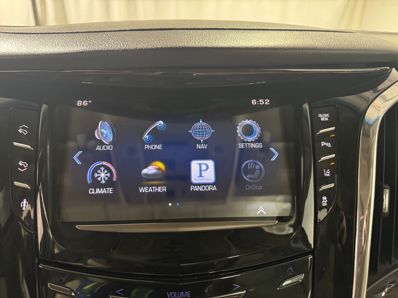 Thumbnail: 2015 Cadillac Escalade - 3