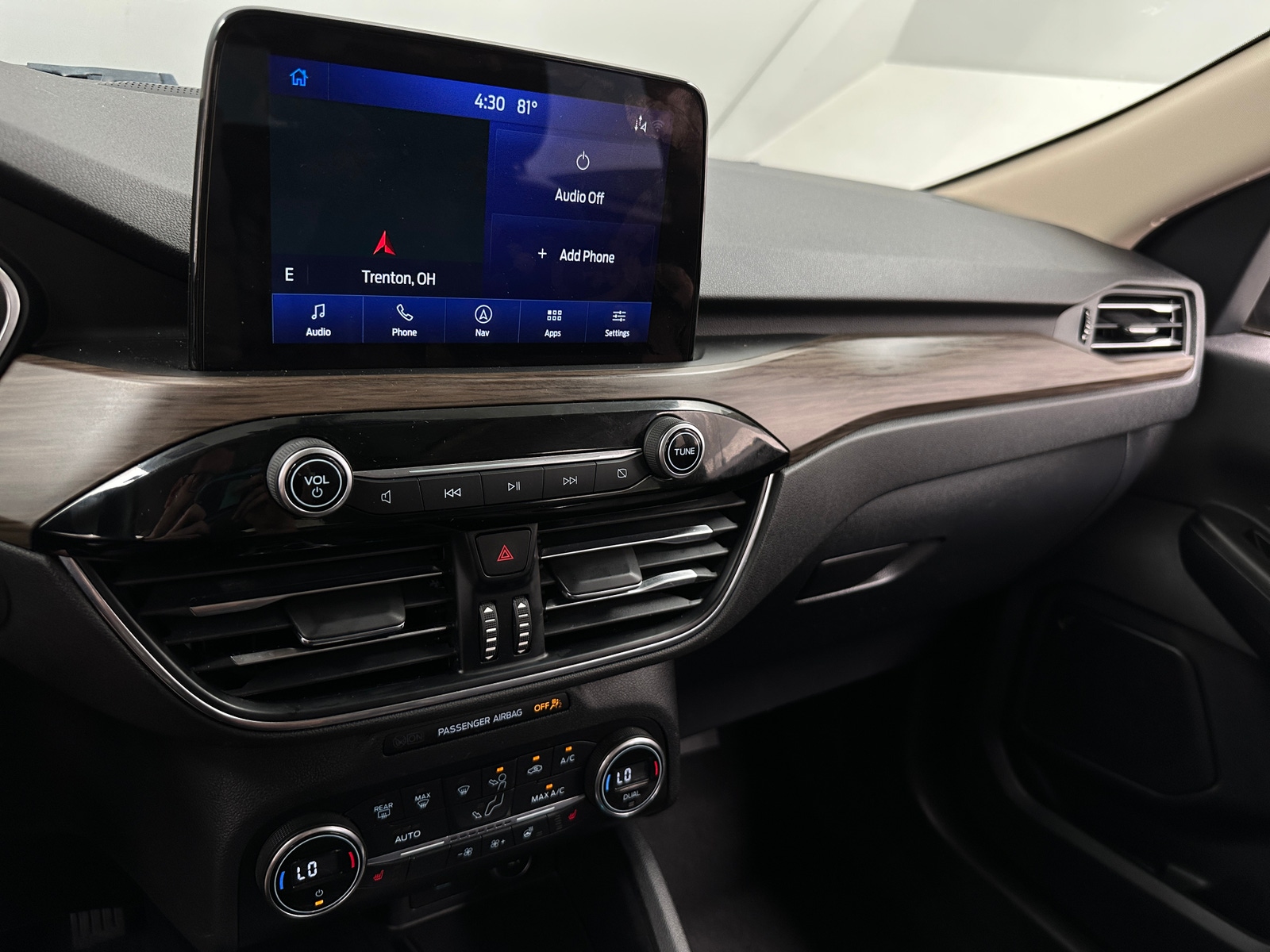 Thumbnail: 2020 Ford Escape - 3