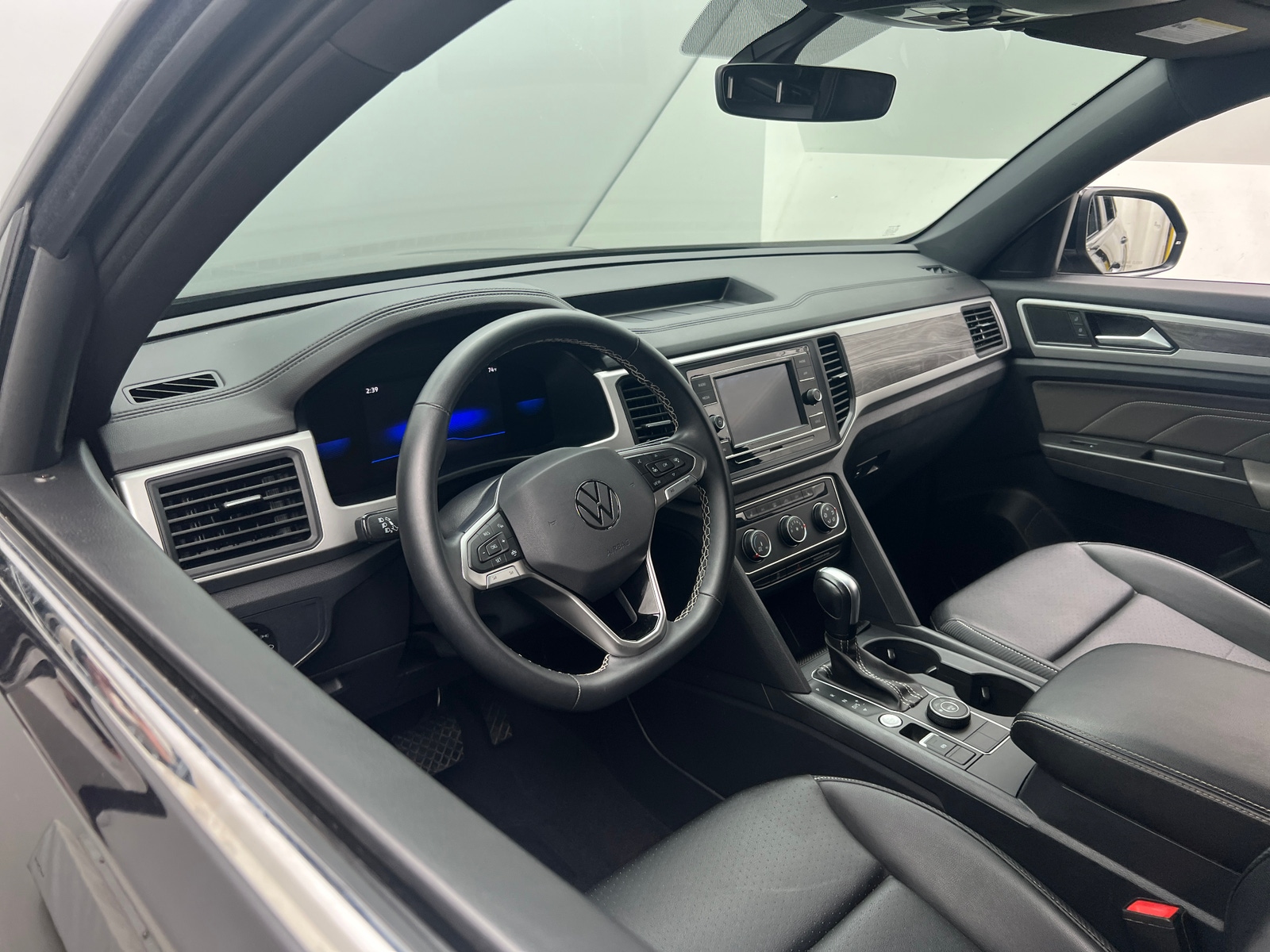 Thumbnail: 2023 Volkswagen Atlas - 4