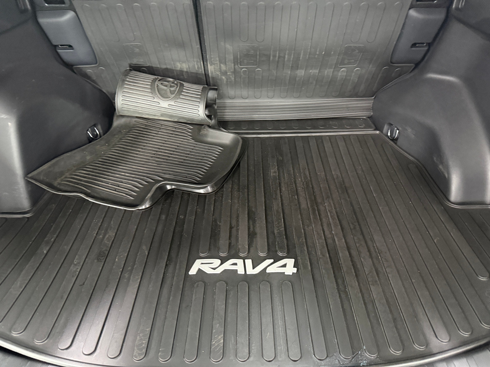 Thumbnail: 2024 Toyota RAV4 - 7