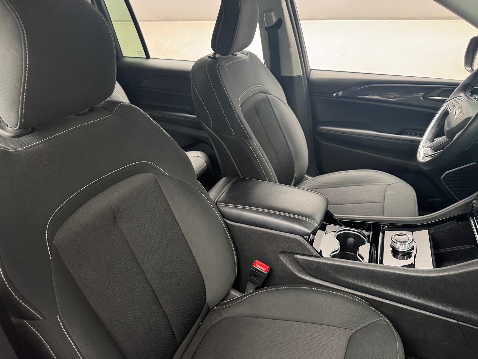 Thumbnail: 2022 Jeep Grand Cherokee L - 2