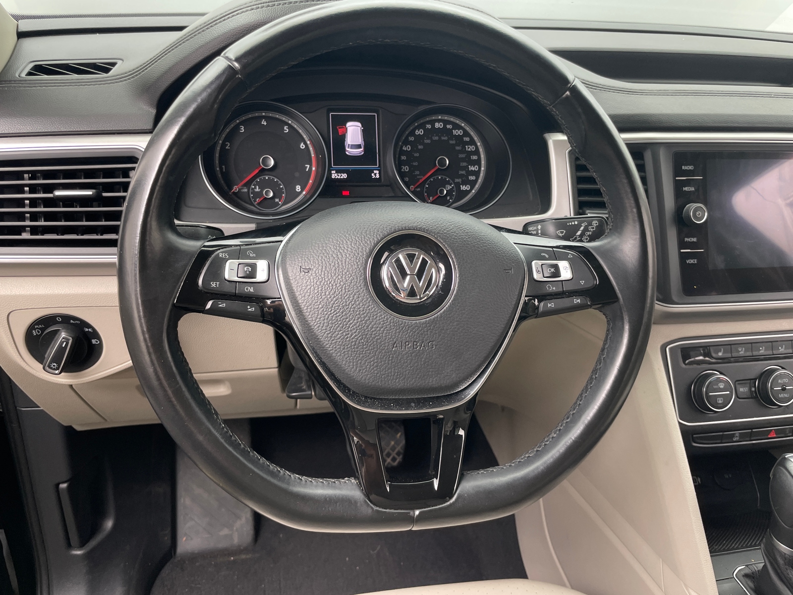 Thumbnail: 2018 Volkswagen Atlas - 4